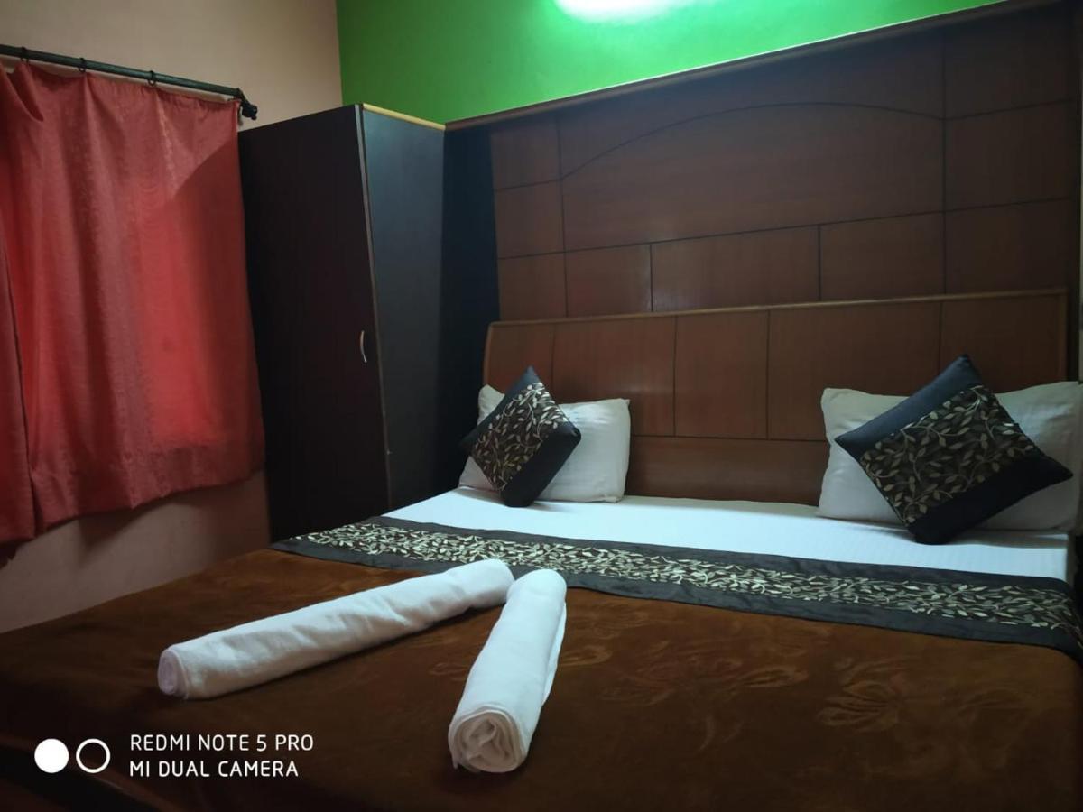 Hotel Deepraj, Каусани Экстерьер фото